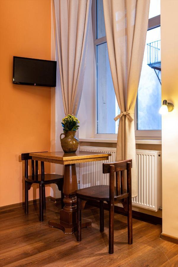 Post House Rooms Lviv Extérieur photo